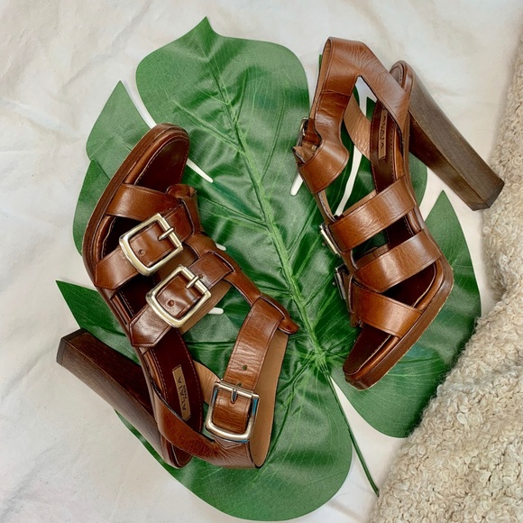 Alaia Shoes - ALAïA cage sandals with buckle accents